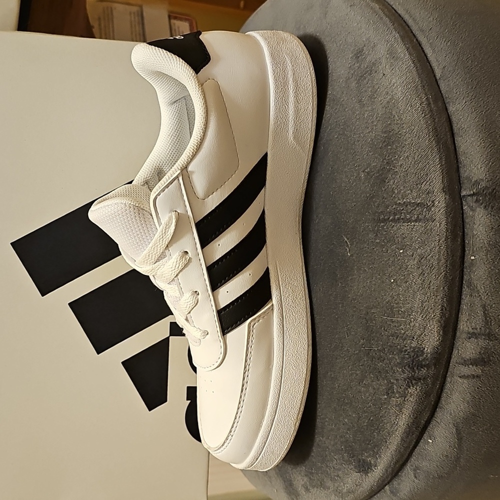 Adidas sneaker - Picture 4 of 11